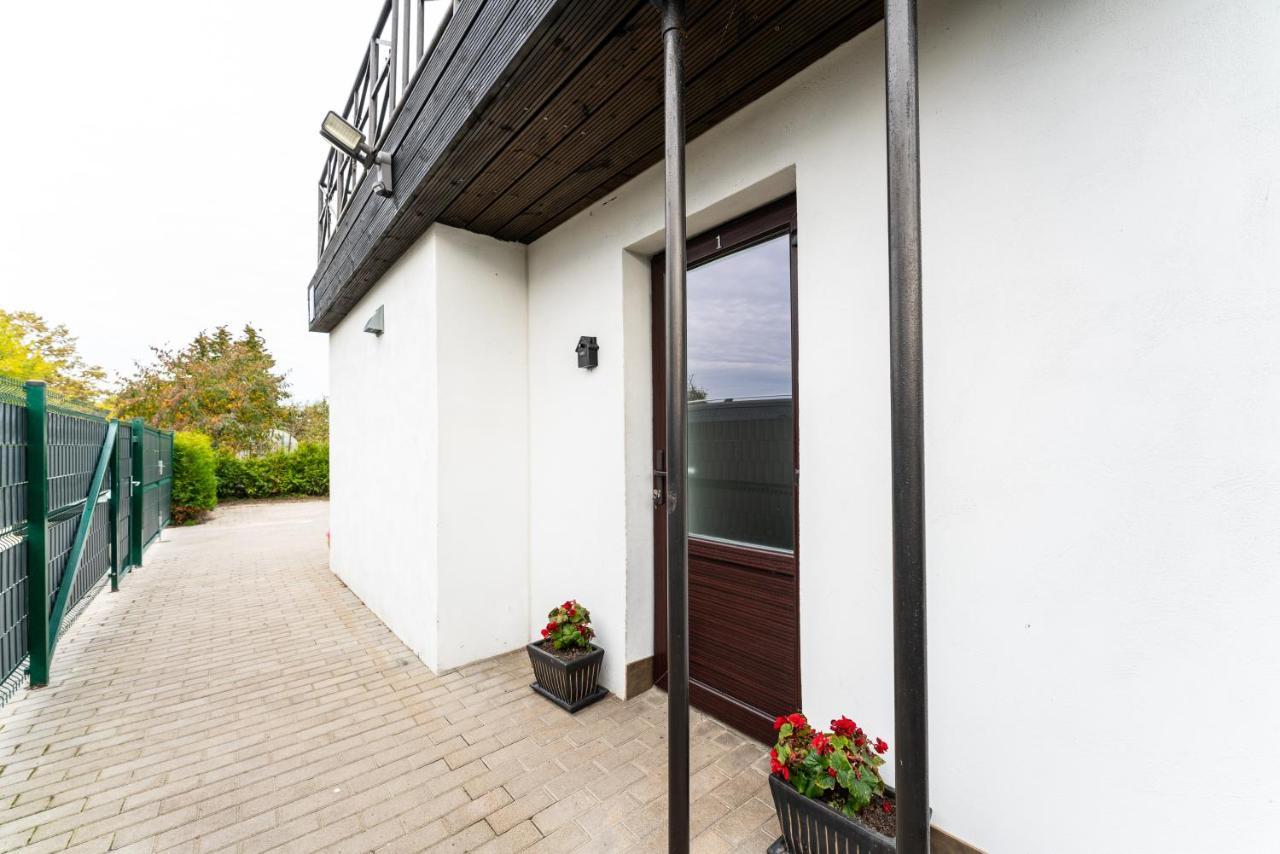 Family Garden Apartments With Free Private Parking & Playground Riga Exterior foto