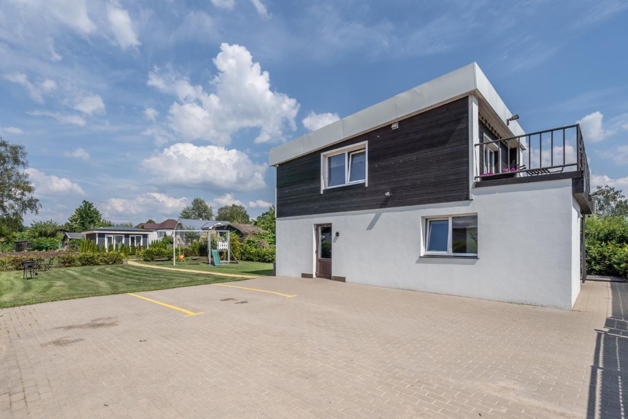 Family Garden Apartments With Free Private Parking & Playground Riga Exterior foto