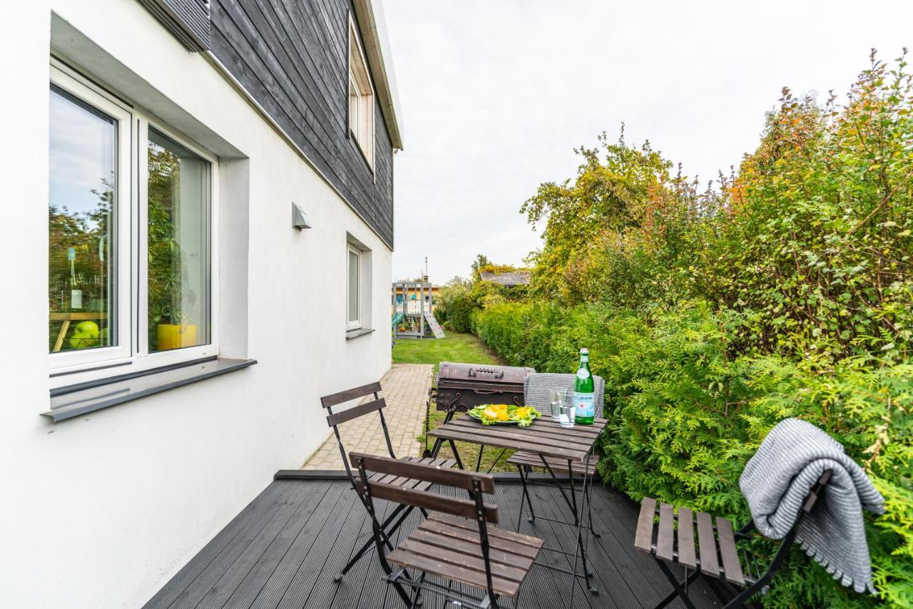 Family Garden Apartments With Free Private Parking & Playground Riga Exterior foto