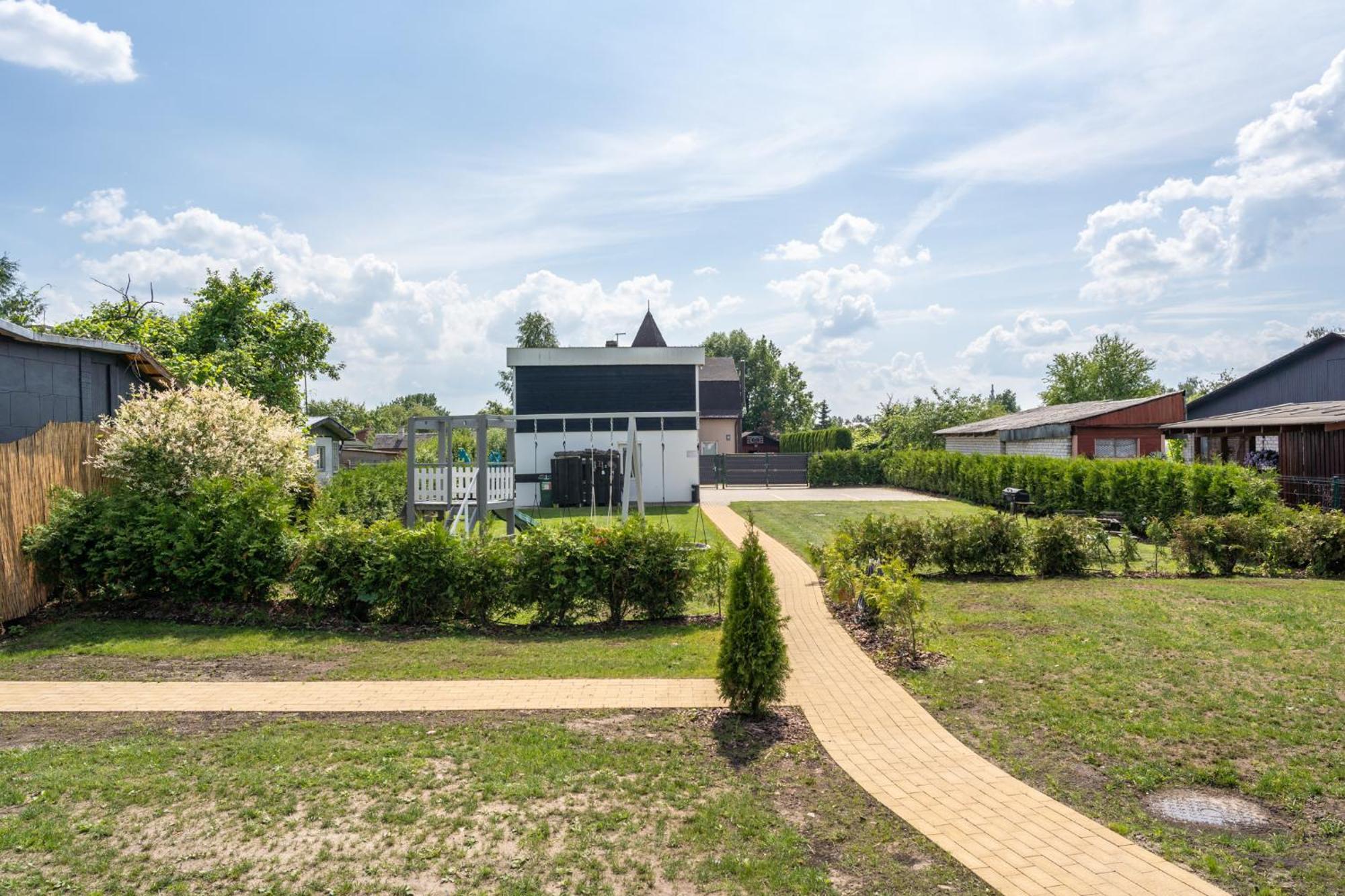 Family Garden Apartments With Free Private Parking & Playground Riga Exterior foto